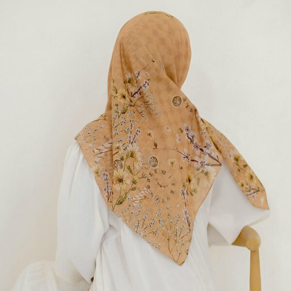 Juwita Scarf - Gold - Image 4