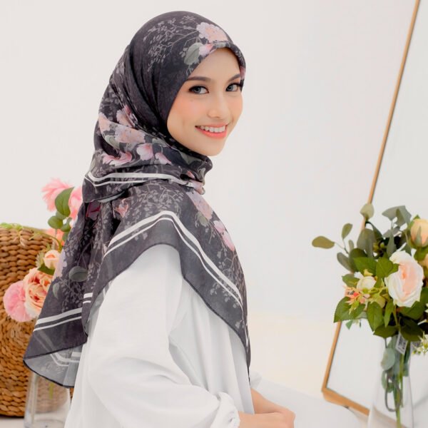 Utari Scarf - Inkwell - Image 4
